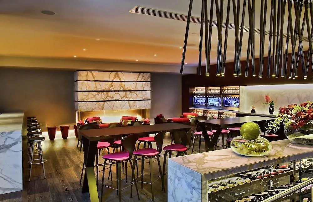 Hotel Doubletree By Hilton Montreal