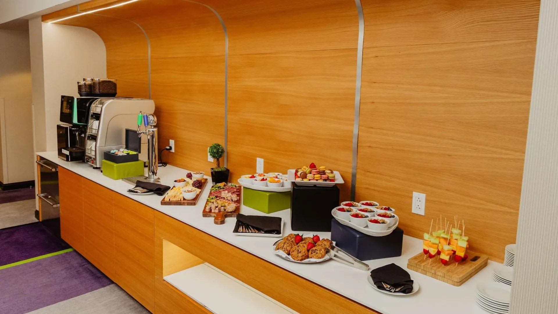****  Hotel Doubletree By Hilton Montreal Canadá