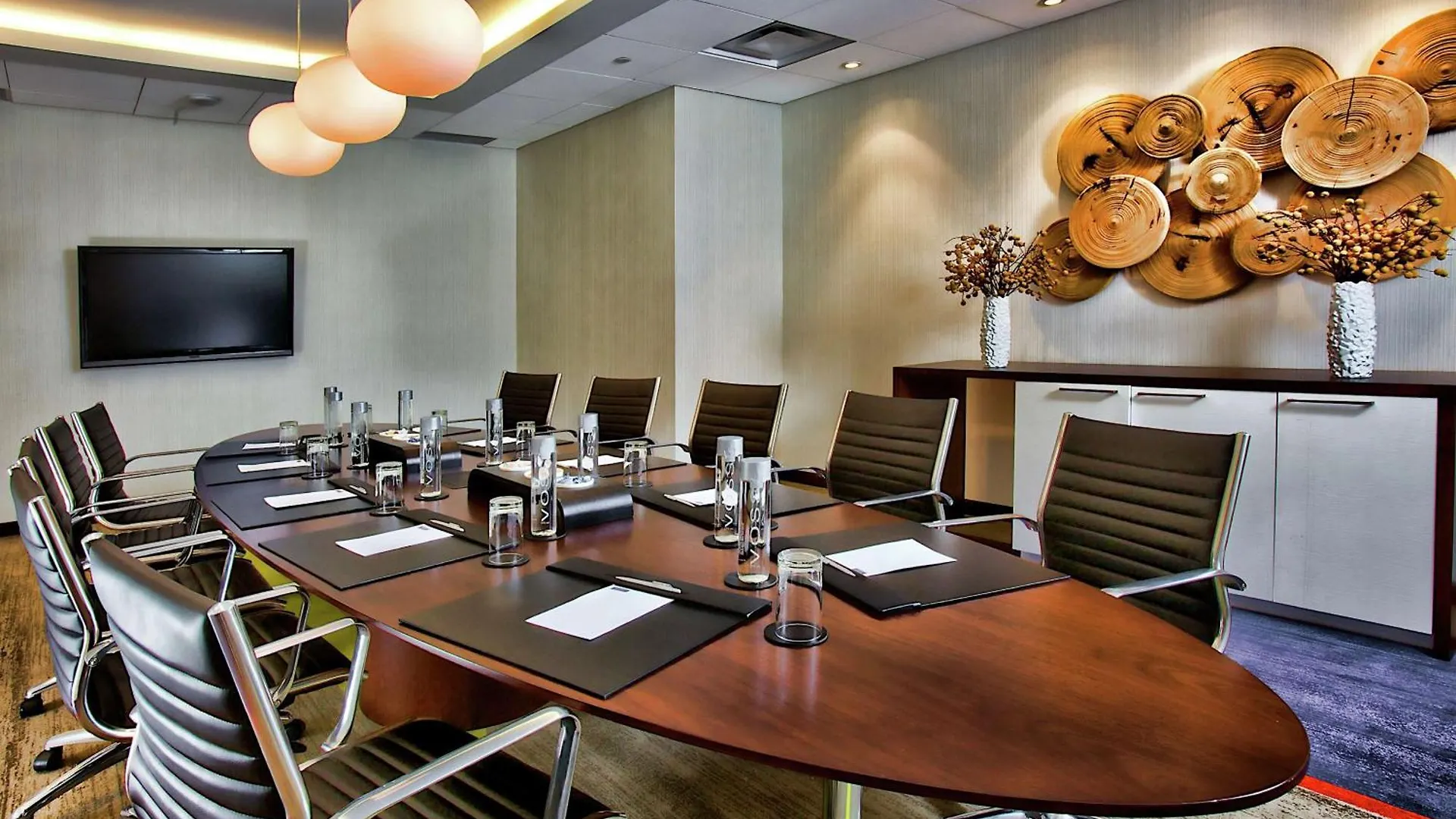 Doubletree By Hilton Montreal Hotel
