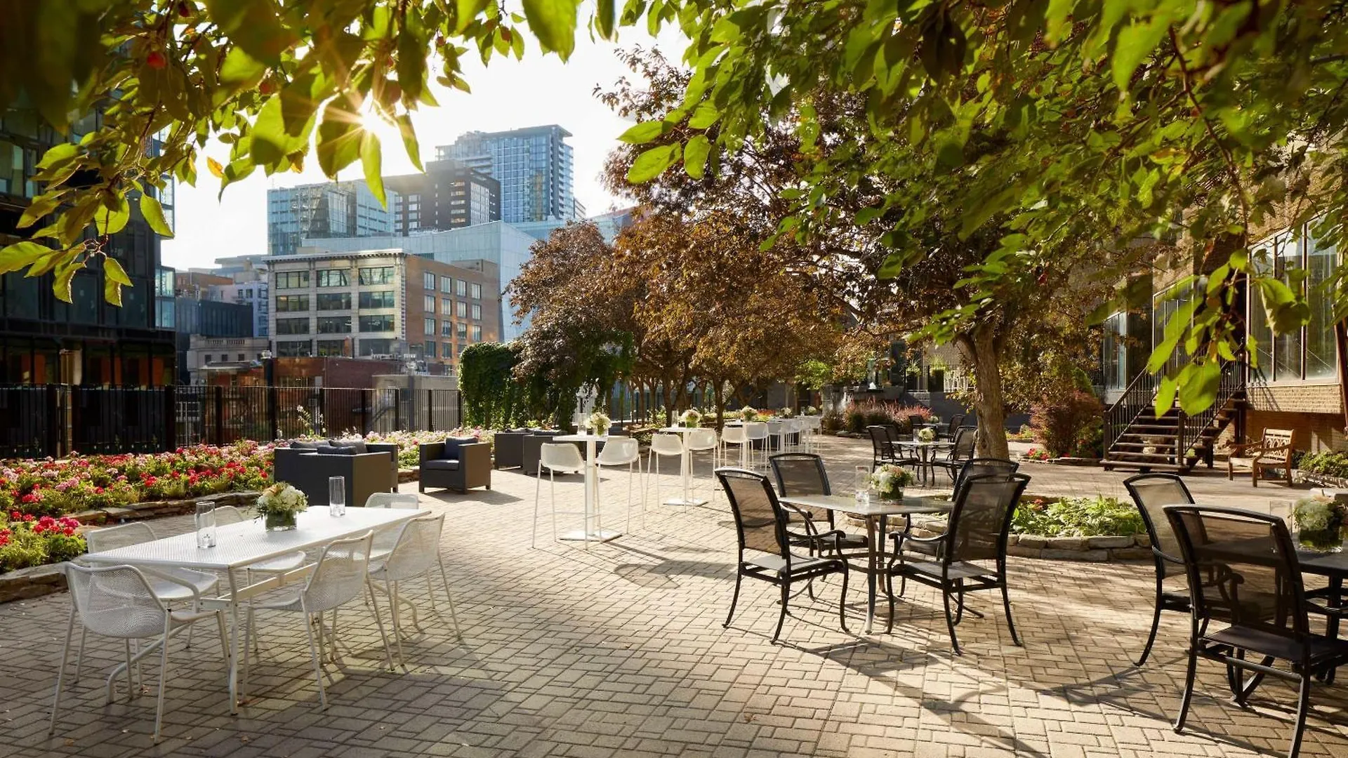****  Hotel Doubletree By Hilton Montreal Canadá