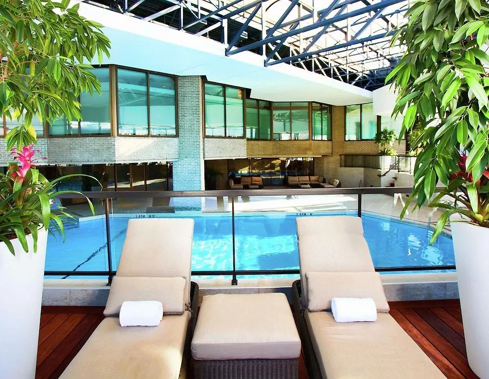 Doubletree By Hilton Montreal Hotel