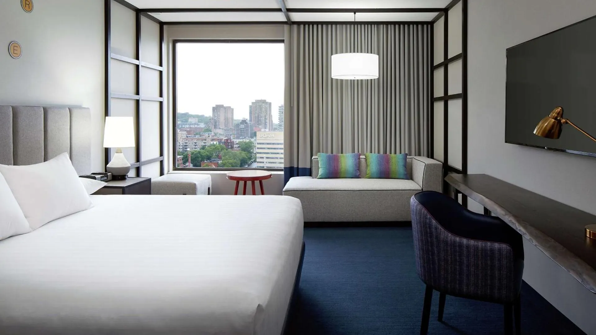 Doubletree By Hilton Montreal Hotel