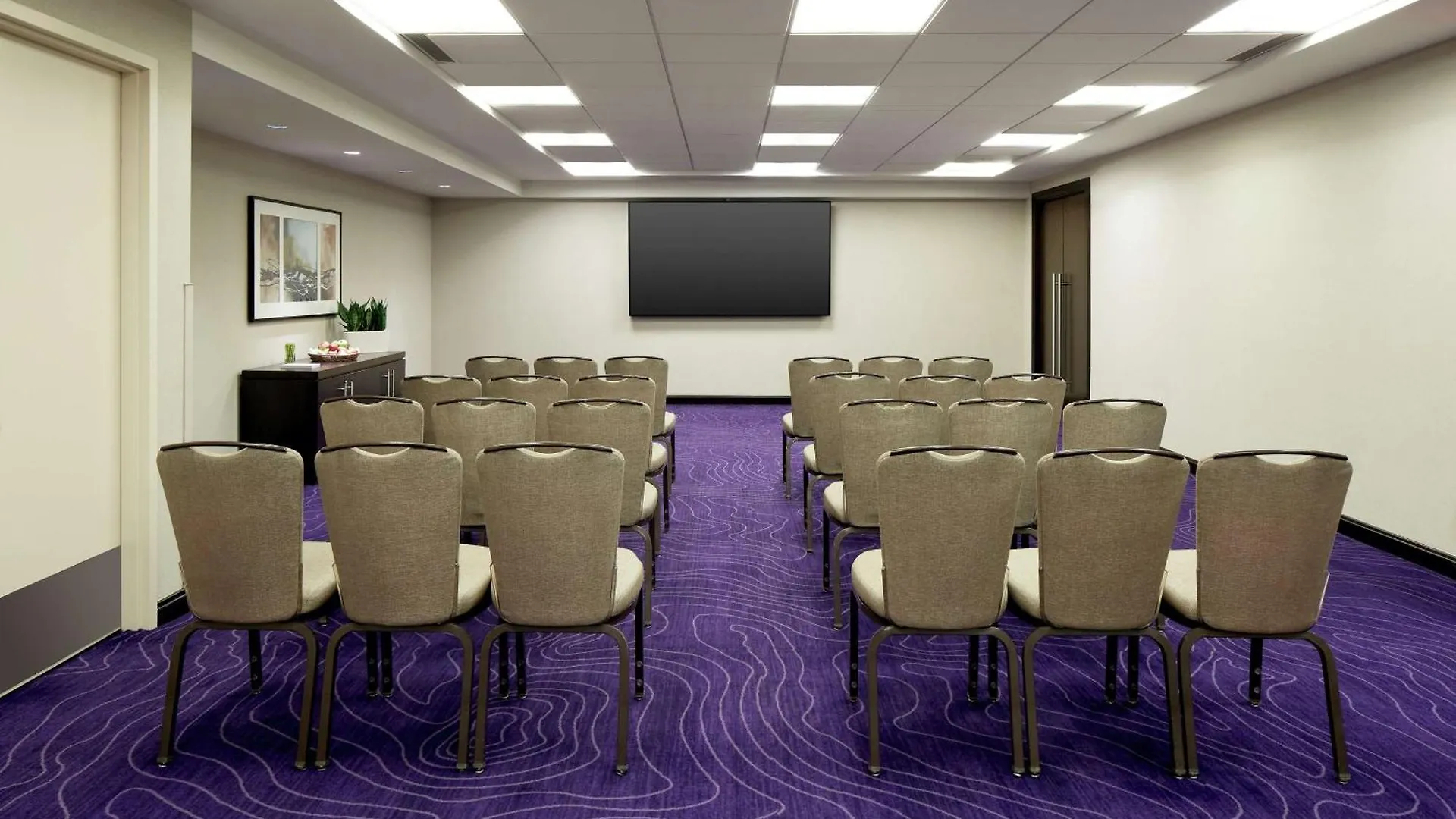 Doubletree By Hilton Montreal Hotel