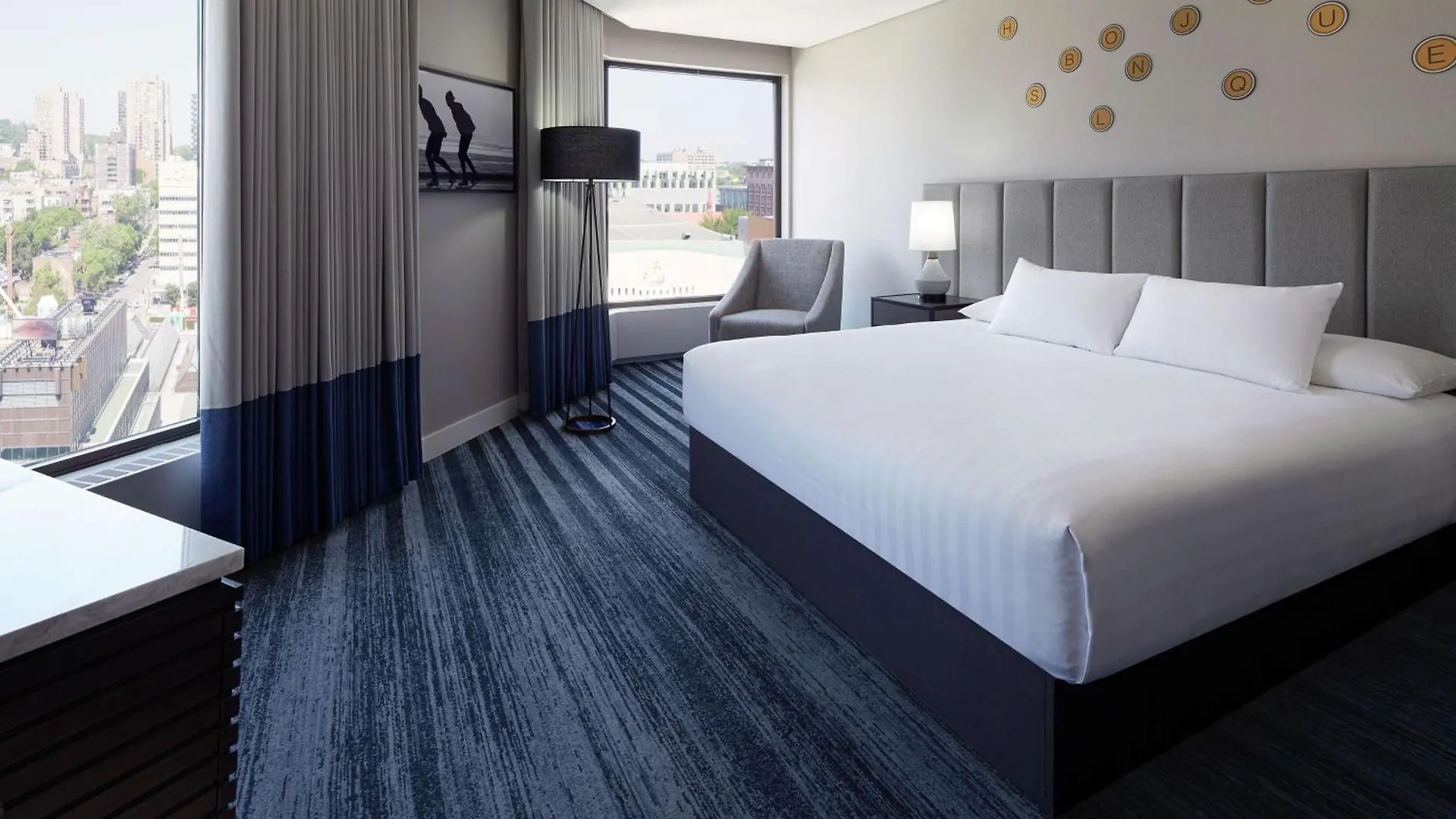 Doubletree By Hilton Montreal Hotel