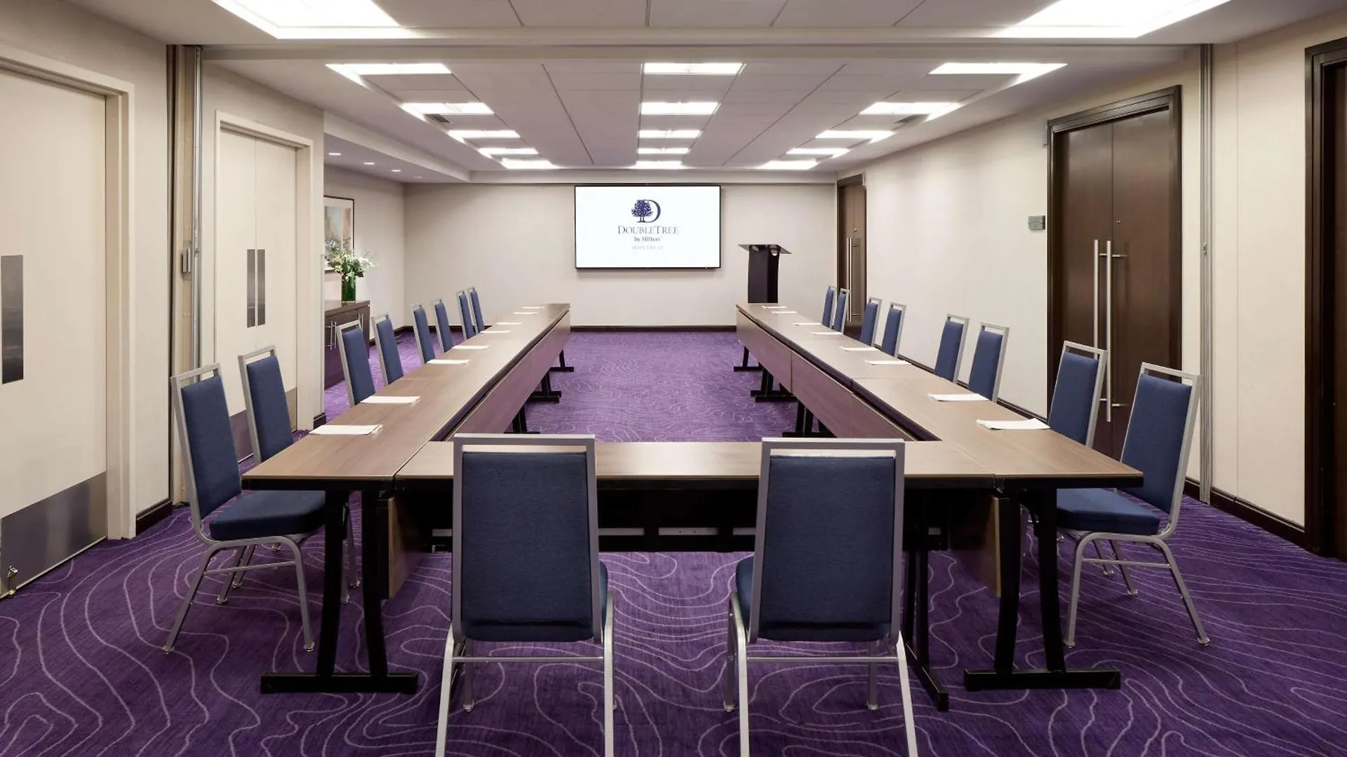 Doubletree By Hilton Montreal Hotel