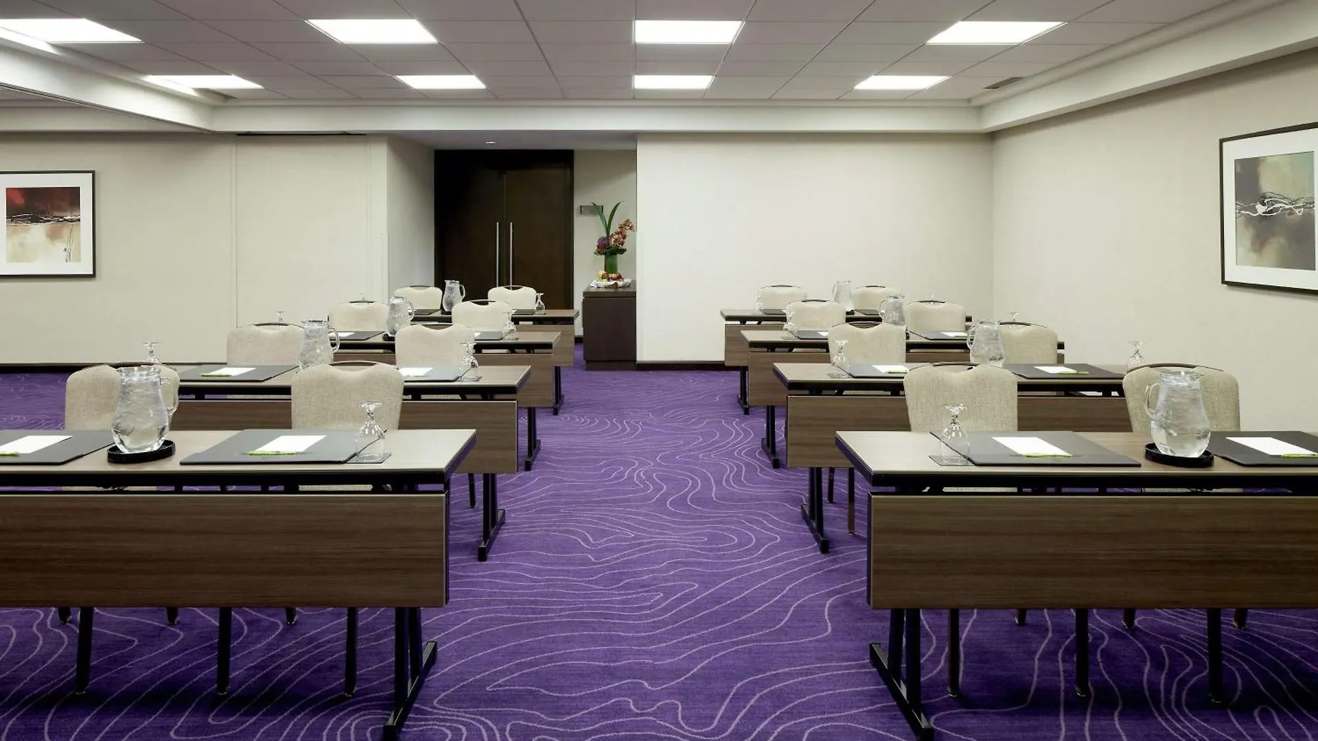 Doubletree By Hilton Montreal Hotel