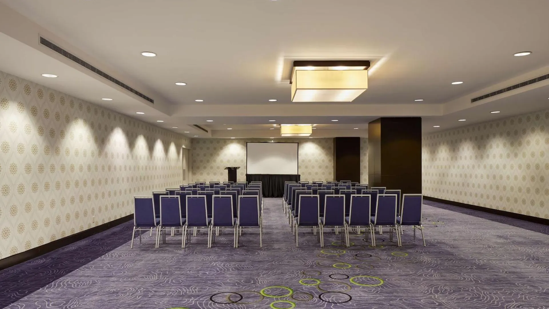 ****  Doubletree By Hilton Montreal Hotel Canada