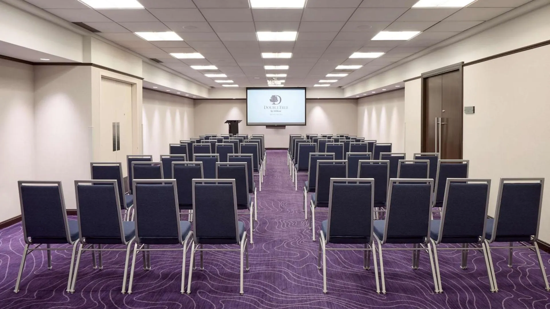 Doubletree By Hilton Montreal Hotel