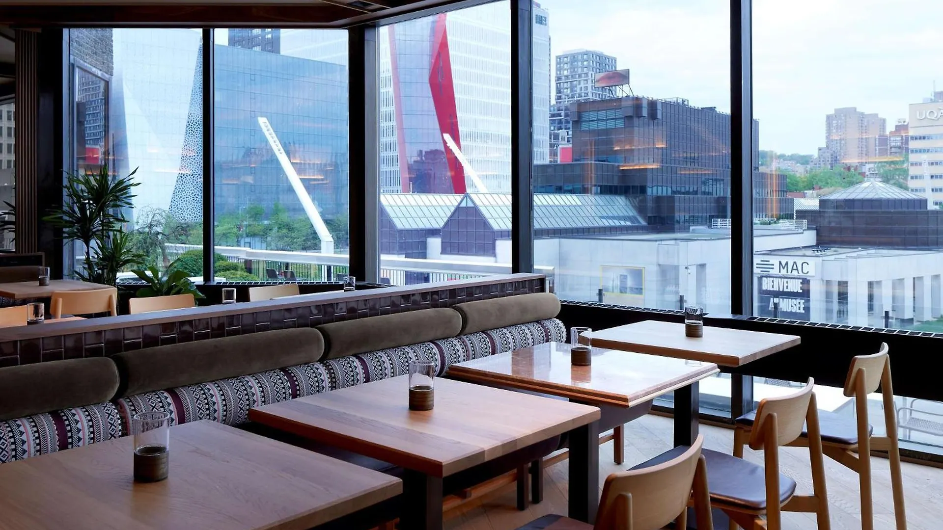 Doubletree By Hilton Montreal Hotel