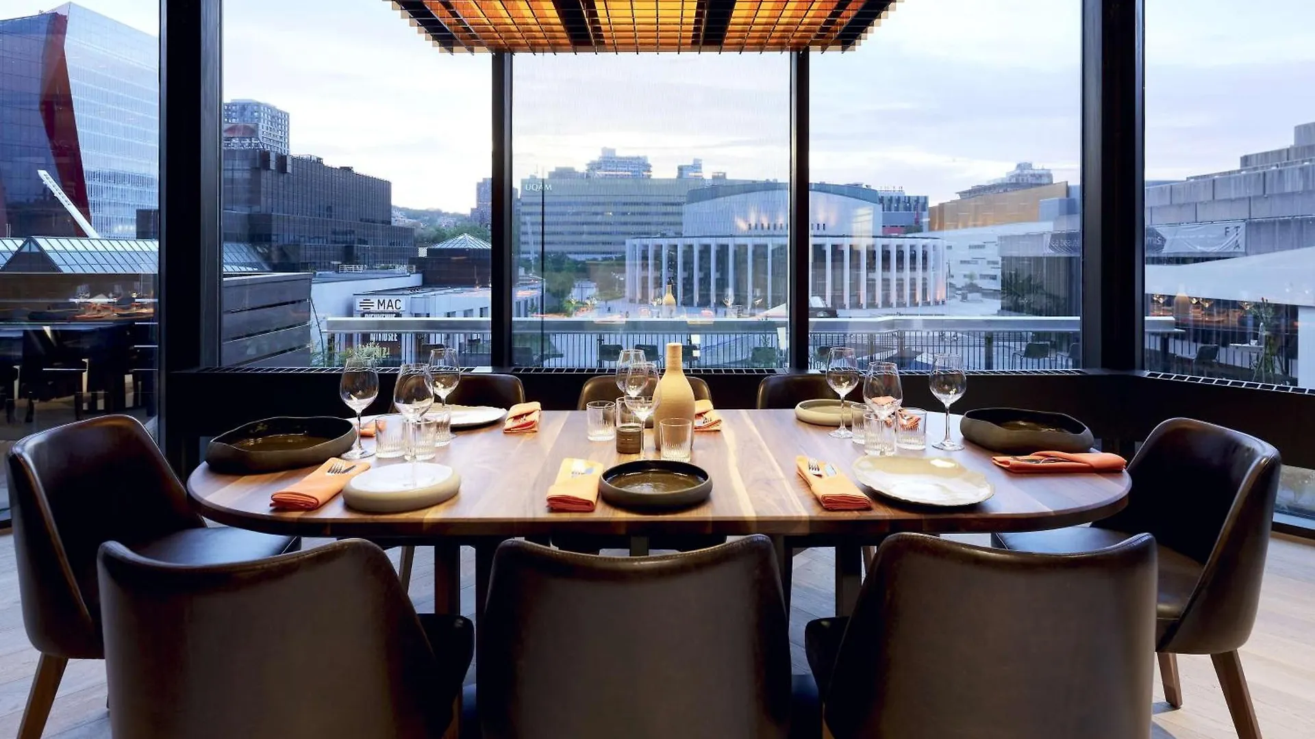 Doubletree By Hilton Montreal Hotel