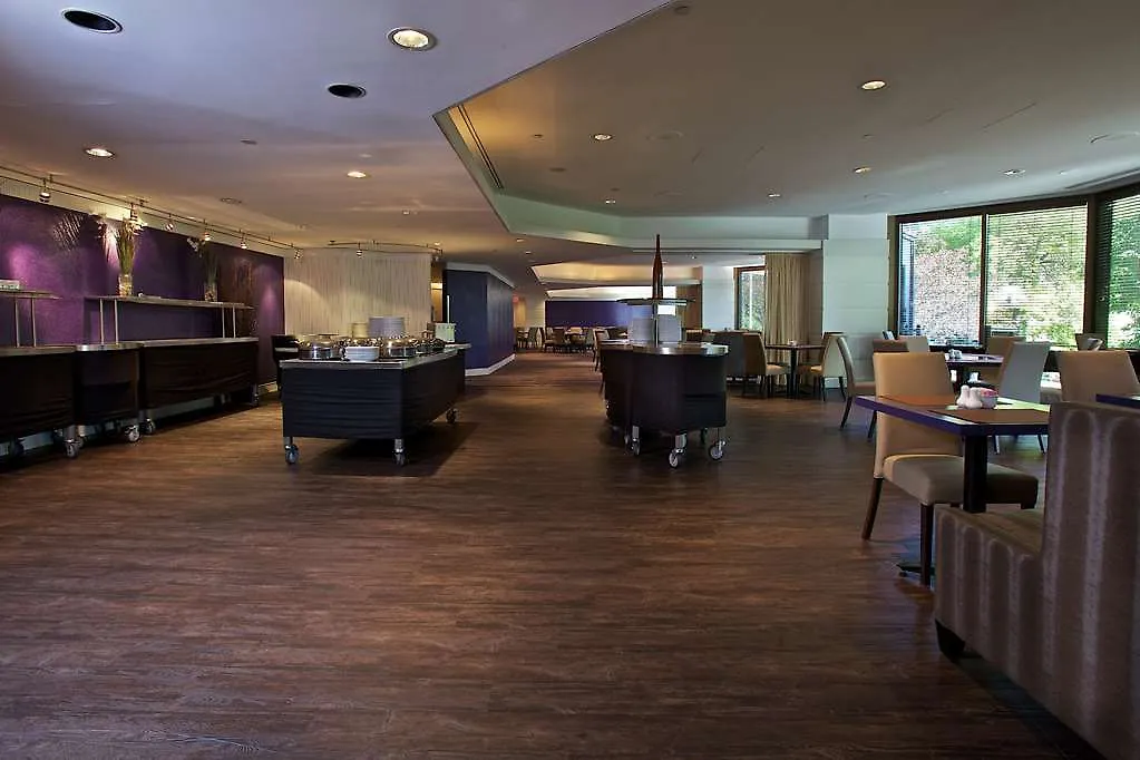 Doubletree By Hilton Montreal Hotel